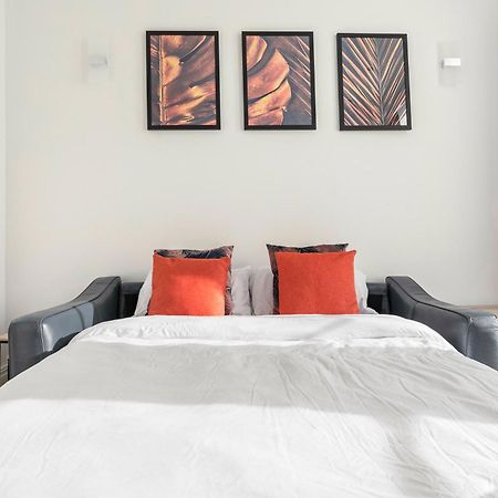 Modern Aptmt, 2 Stops To Central London, Smart Lock, Netflix 일링 외부 사진