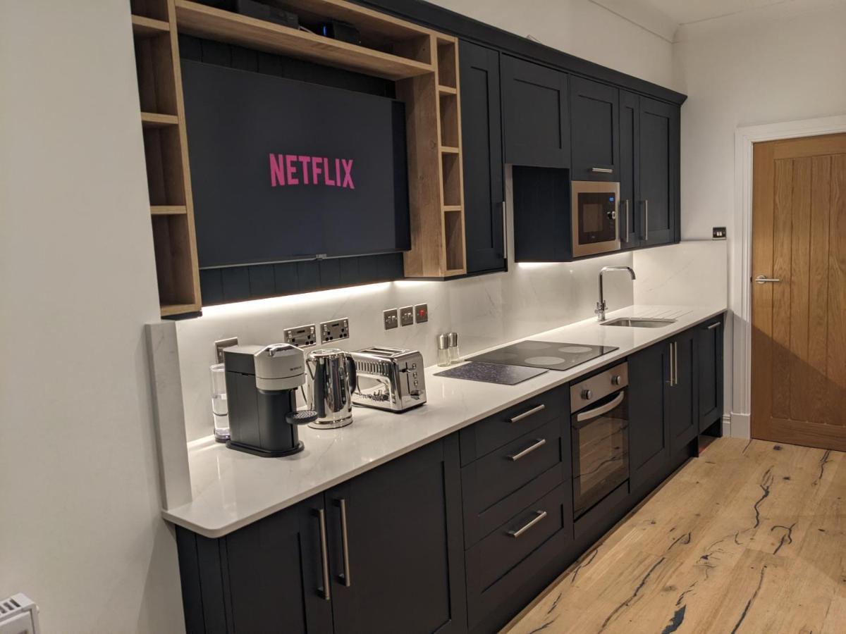Modern Aptmt, 2 Stops To Central London, Smart Lock, Netflix 일링 외부 사진