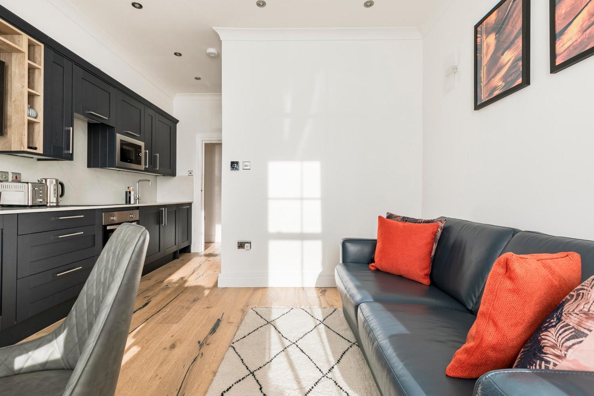 Modern Aptmt, 2 Stops To Central London, Smart Lock, Netflix 일링 외부 사진