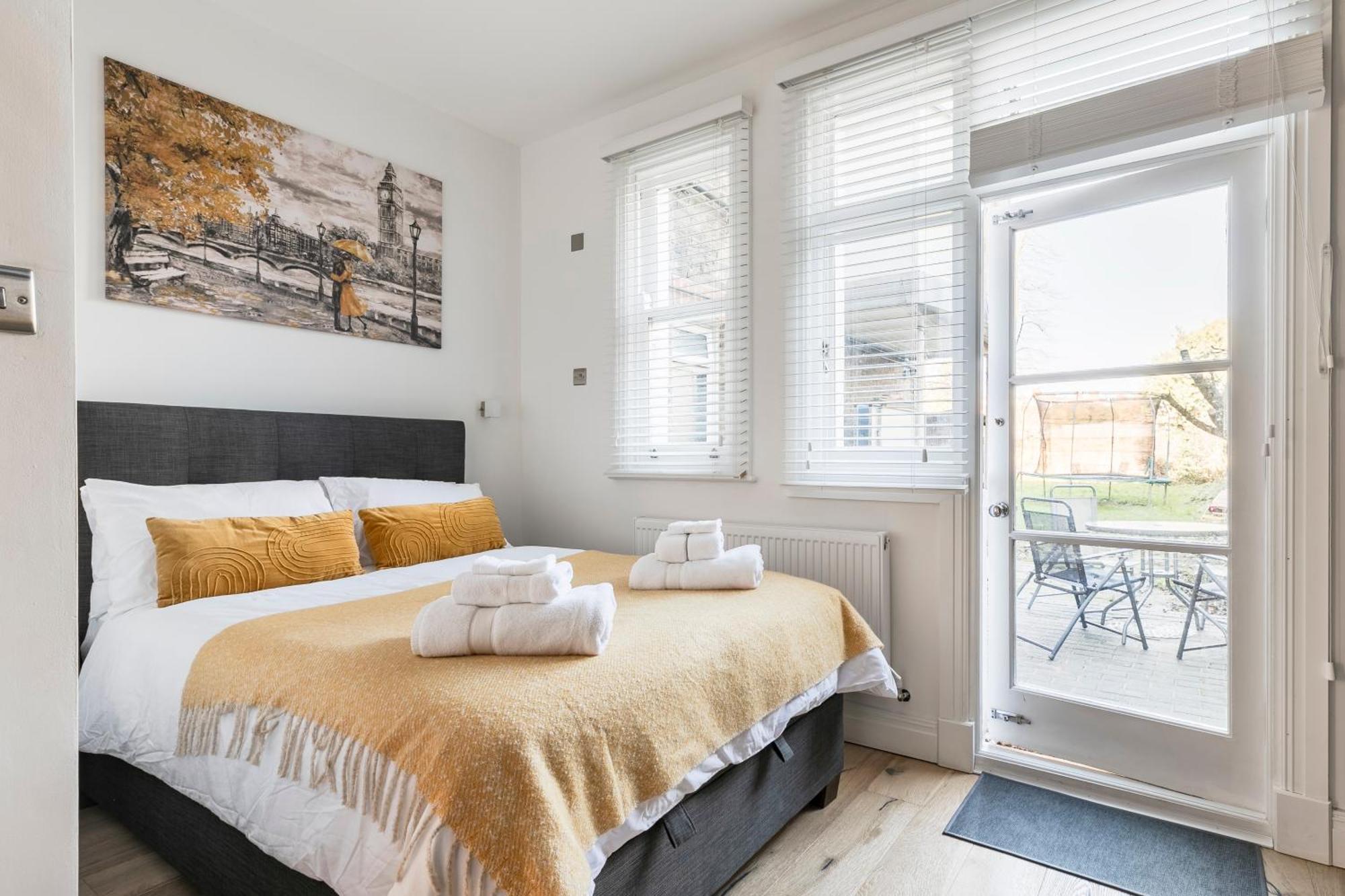 Modern Aptmt, 2 Stops To Central London, Smart Lock, Netflix 일링 외부 사진