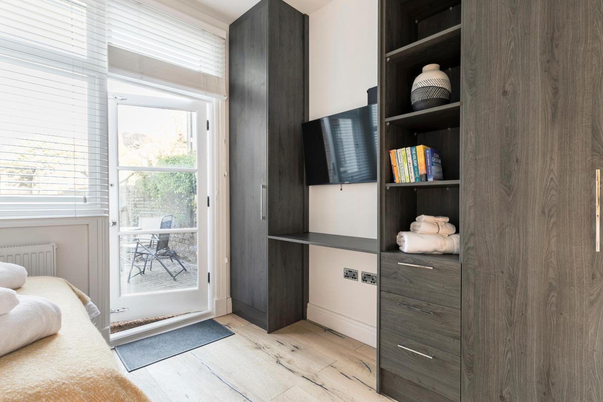 Modern Aptmt, 2 Stops To Central London, Smart Lock, Netflix 일링 외부 사진