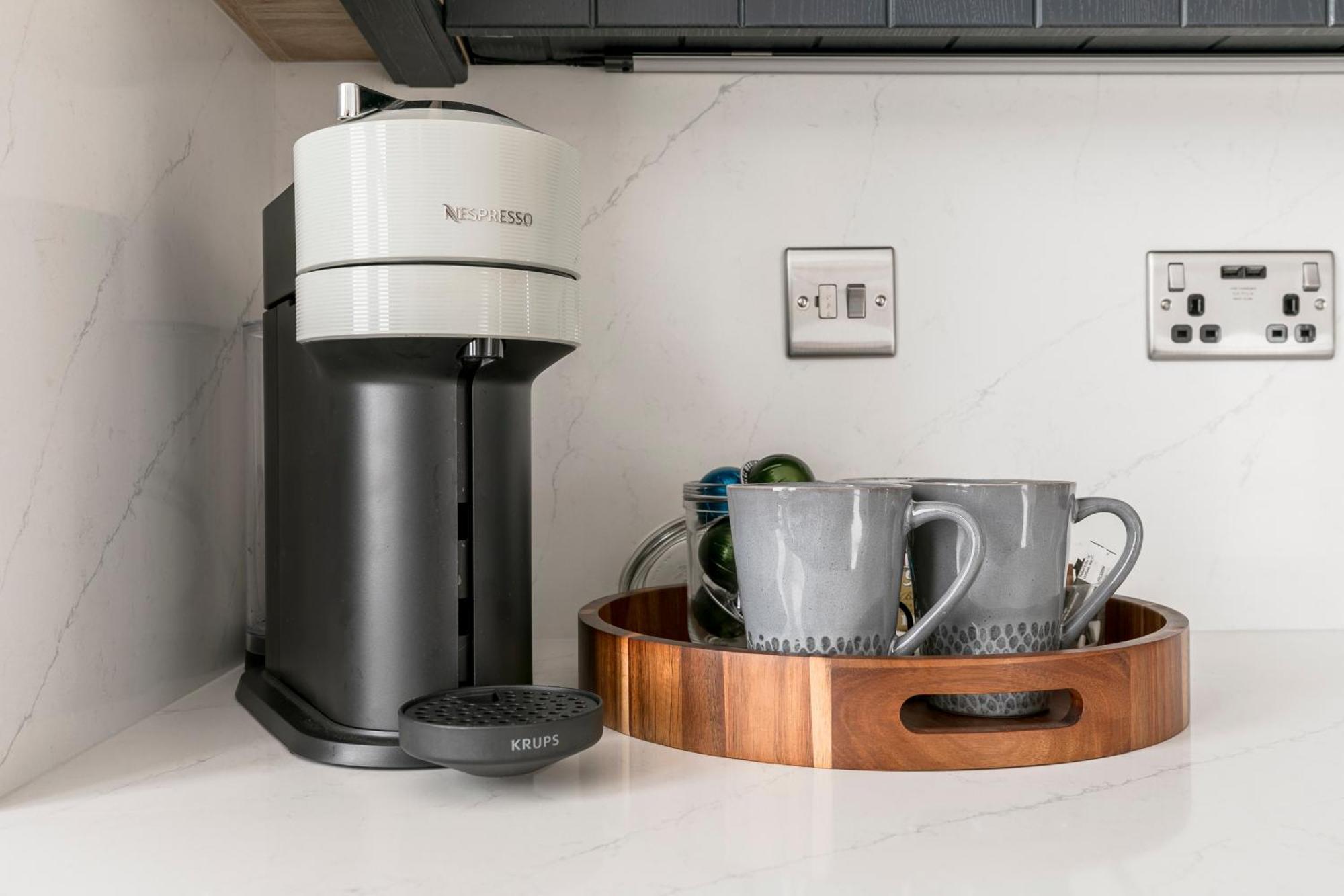 Modern Aptmt, 2 Stops To Central London, Smart Lock, Netflix 일링 외부 사진